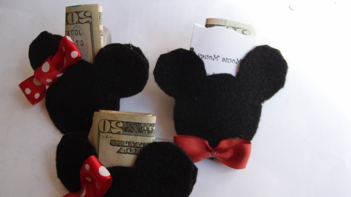 Mickey-Mouse-Ohren-für-Geld