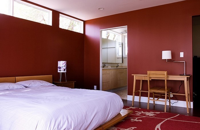 Rotes-Schlafzimmer-Design-Eine-wunderschöne-Deko
