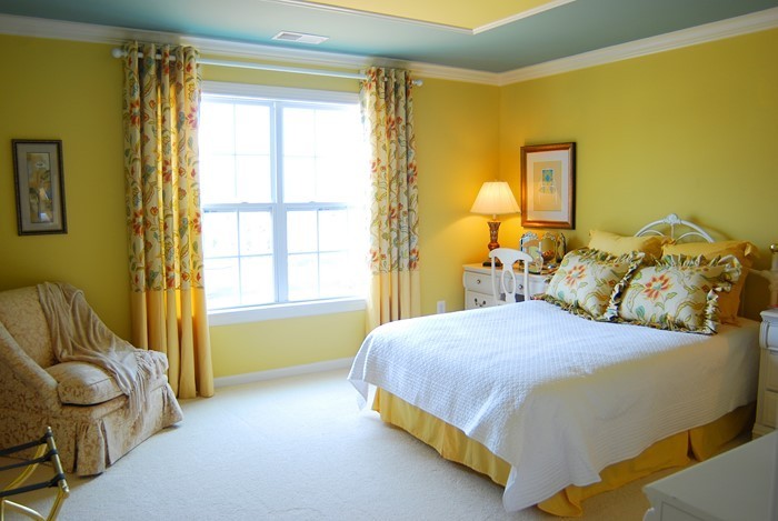 Schlafzimmer-farblich-gestalten-mit-Gelb-Ein-außergewöhnliches-Interieur