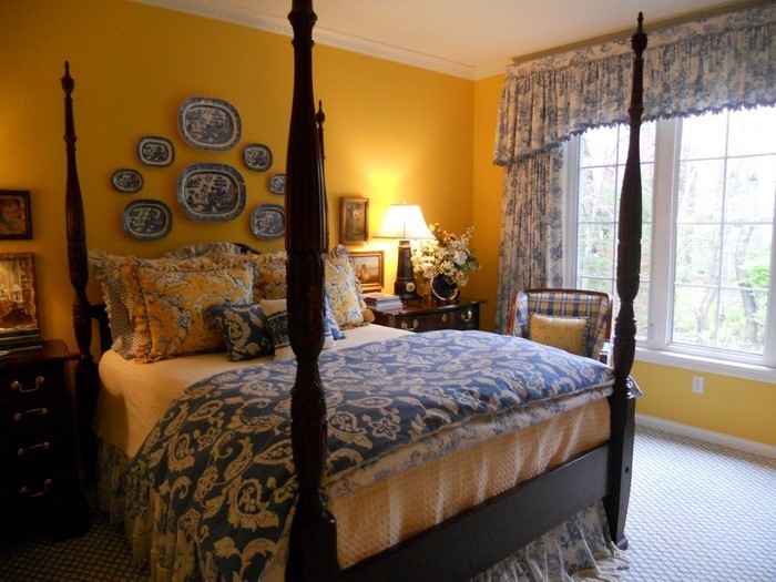 Schlafzimmer-farblich-gestalten-mit-Gelb-Ein-verblüffendes-Interieur