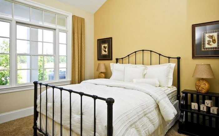 Schlafzimmer-farblich-gestalten-mit-Gelb-Eine-verblüffende-Deko