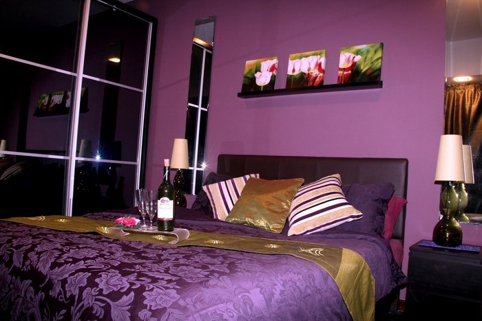 Schlafzimmer-lila-Ein-auffälliges-Design