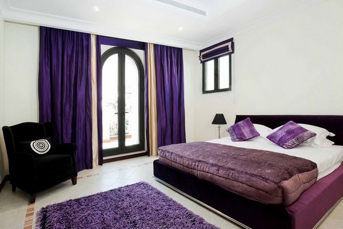 Schlafzimmer-lila-Eine-außergewöhnliche-Gestaltung