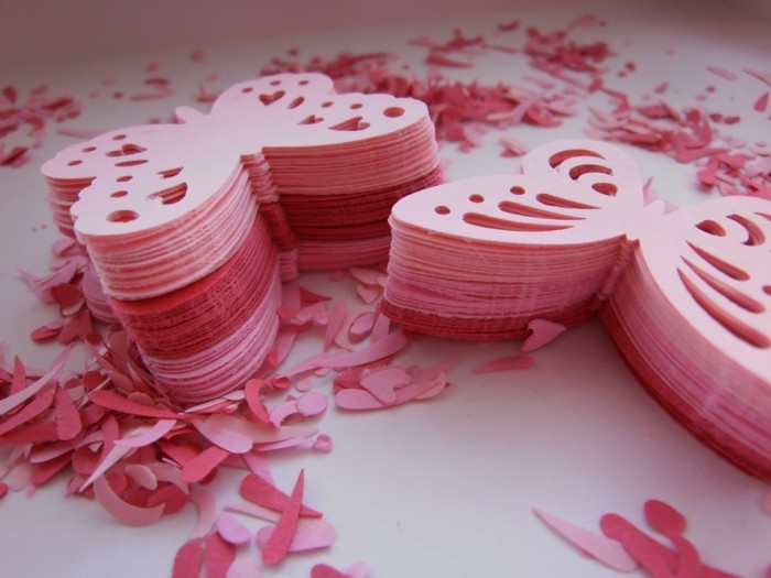 Schmetterling-basteln-viele-rosa-Stücke