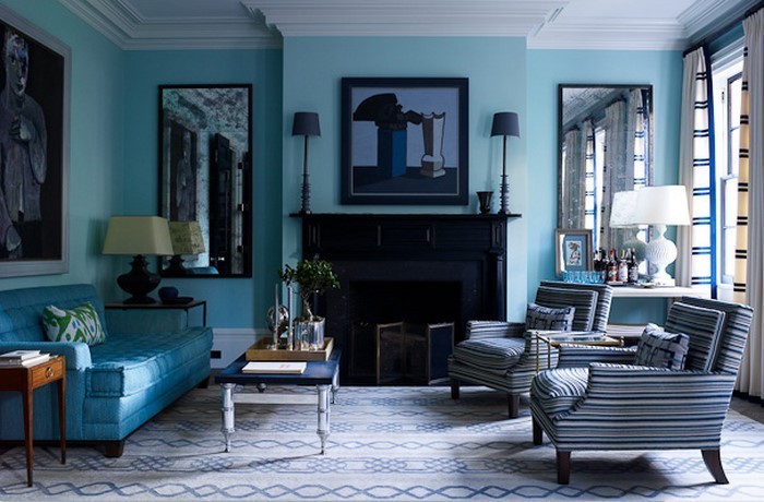 Wohnzimmer-farblich-gestalten-blau-Eine-auffällige-Dekoration