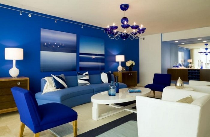 Wohnzimmer-farblich-gestalten-blau-Eine-verblüffende-Ausstrahlung