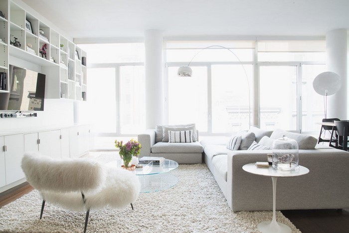 Wohnzimmereinrichtung-in-Weiß-Eine-coole-Atmosphäre