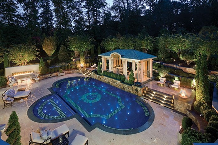 luxus-pool-ganz-gute-idee-für-einen-luxus-pool-im-kleinen-garten