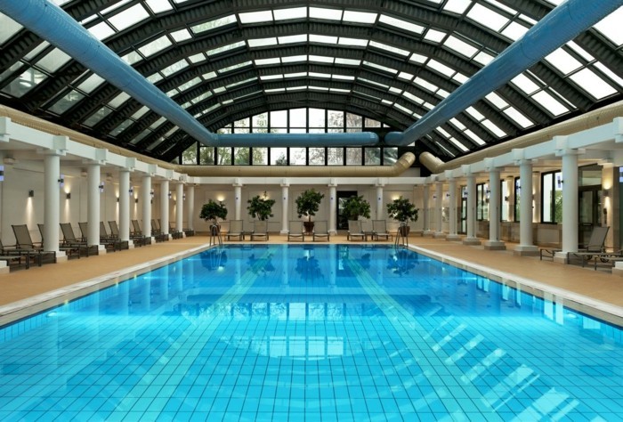 luxus-pool-ganz-schönes-luxus-ferienhaus-mit-pool