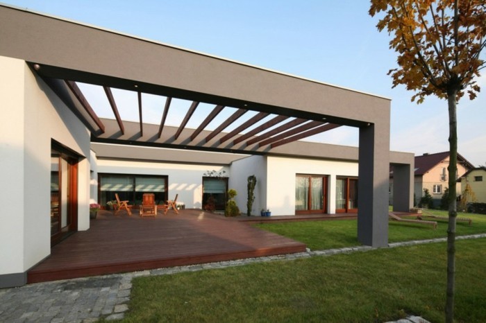 pergola-im-garten-modern-veranda-holz