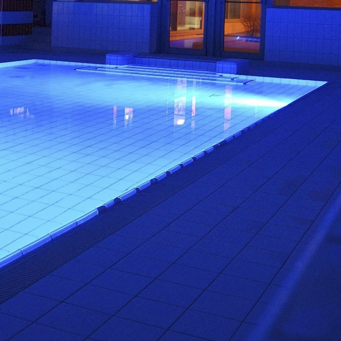 pool-beleuchtung-idee-für-toll-aussehende-pool-beleuchtung