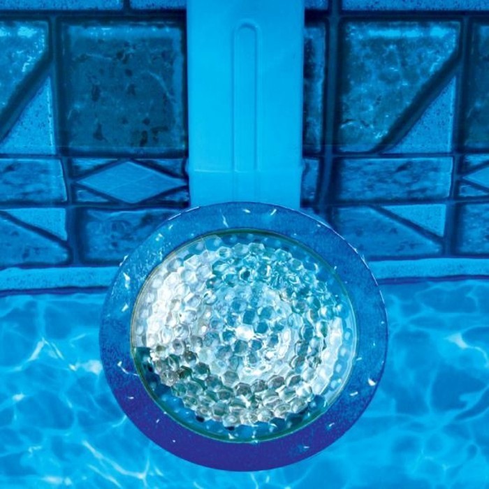 pool-beleuchtung-noch-eine-idee-für-toll-aussehende-pool-beleuchtung