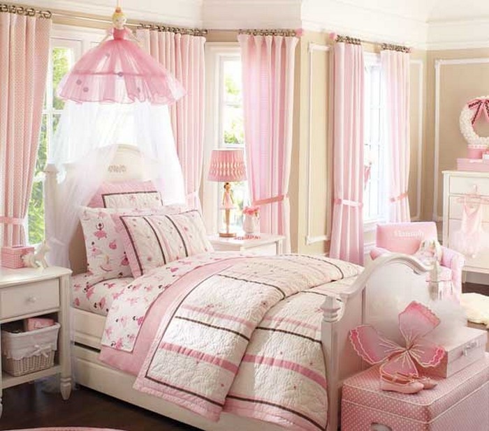 Schlafzimmer-farblich-gestalten-mit-Rosa-Ein-auffälliges-Design