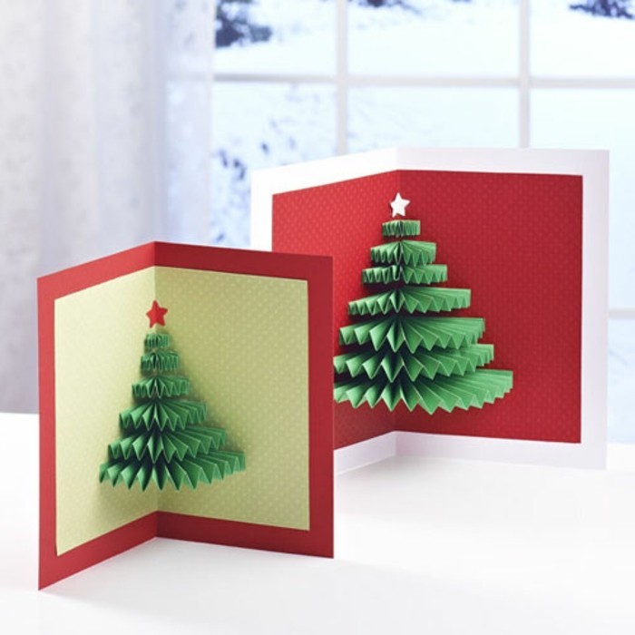 zwei weihnachtskarten mit tannenbäumen