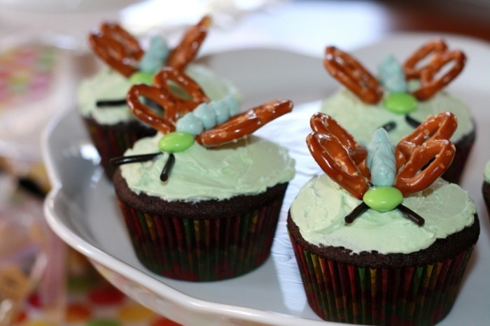 muffins-dekorieren-ideen-schmetterlinge-cupcake-deko