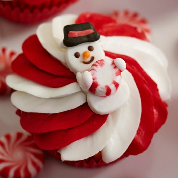 muffins-dekorieren-weihnachten-ein-superlecherer-schneemann-fondant-herstellen