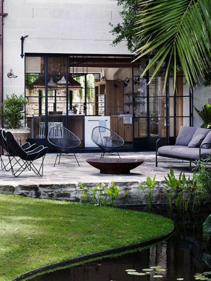 terrasse-dekorieren-mit-schiken-stuhle