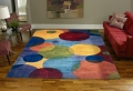 Mit Teppichen gestalten – Farbwirkung in Wohnräumen