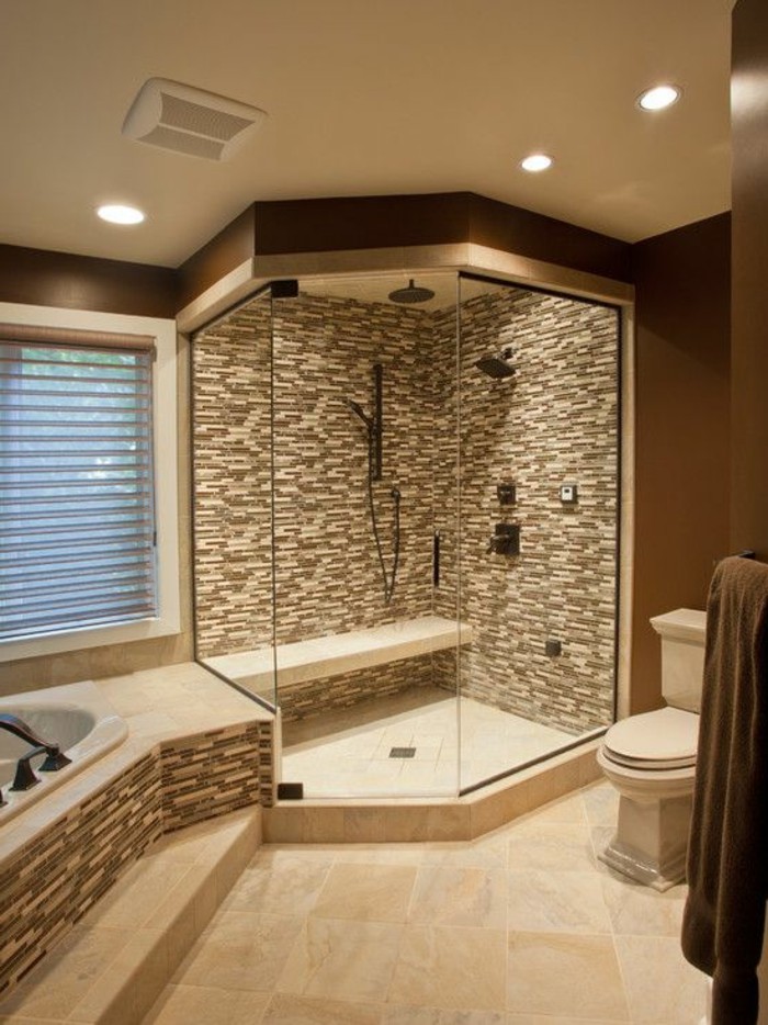 2-badgestaltung-ideen-badezimmer-in-beige-und-braun-mit-mosaikflisen