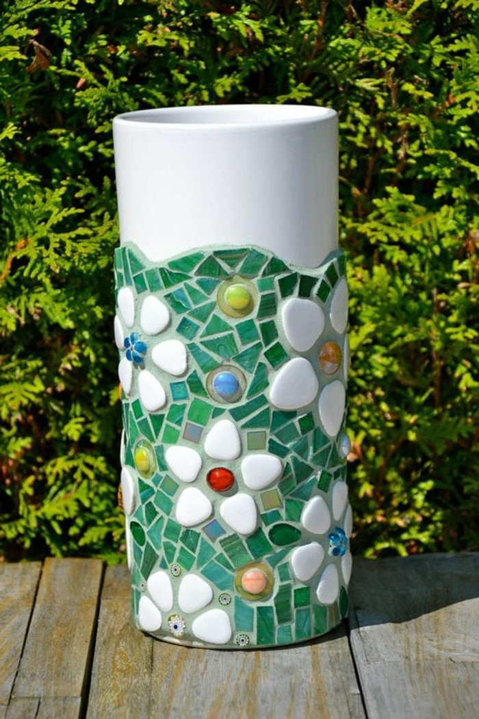 3mosaik-basteln-mosaikvase-keramikvase-mosaiksteine-bunte-fliesen-mosaikpflanzen
