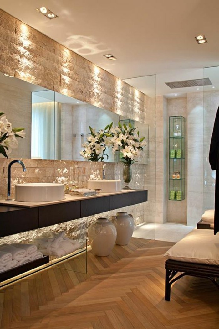 8-badgestaltung-ideen-traumbader-badezimmer-mit-natursteine-und-vielen-spiegeln