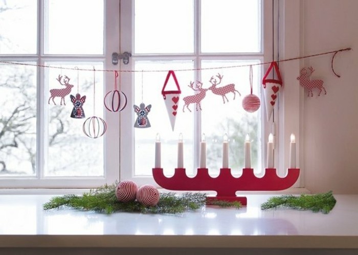 weihnachts-fensterdeko-selber-machen-kinder-fenster-froehlich-dekorieren