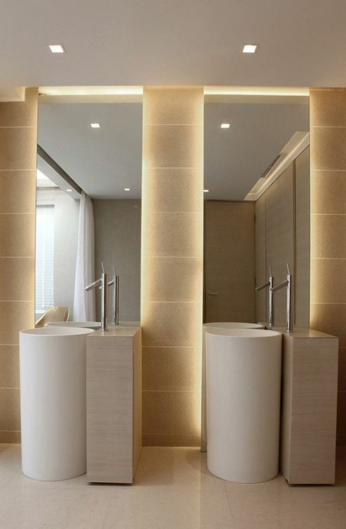 badgestaltung-ideen-bader-ideen-badezimmer-in-beige-spiegel-mit-beleuchtung