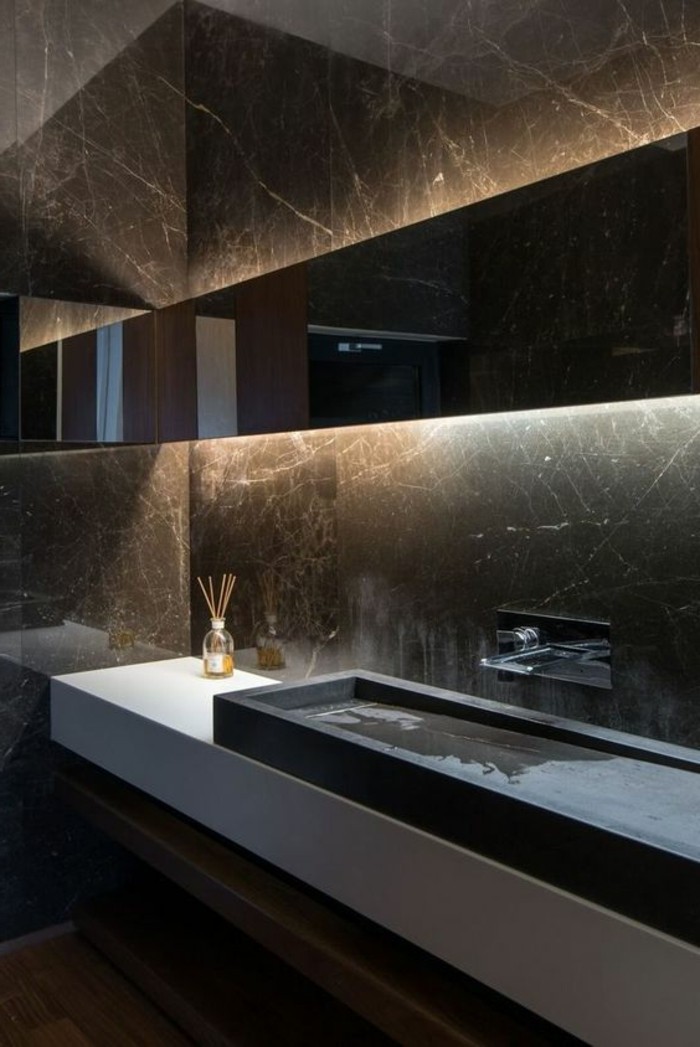 badgestaltung-ideen-schone-bader-badezimmer-in-schwarz-mit-marmor