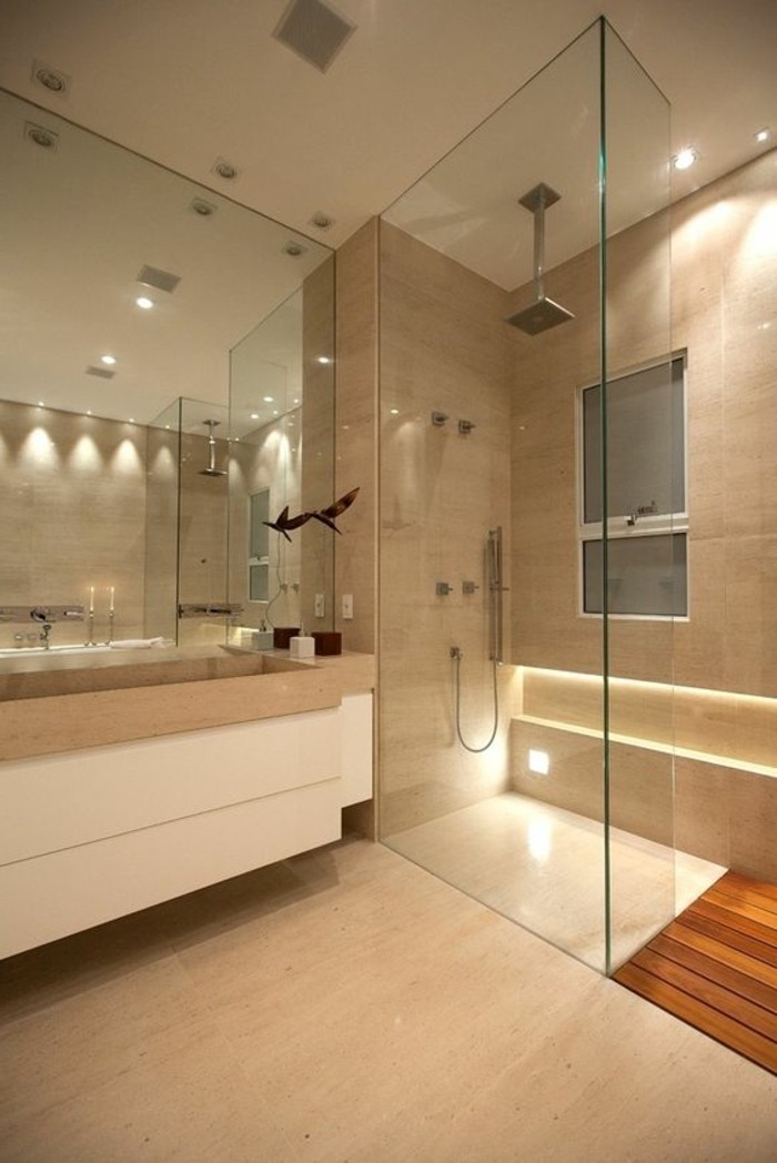 badgestaltung-ideen-traumbader-badezimmer-in-beige-duschkabine-aus-glas