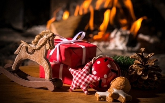 bastelanleitung-weihnachten-mit-kleinen-spielzeugen