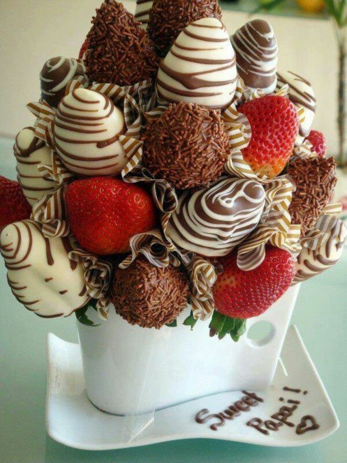 geschenke-aus-der-kuche-romantisches-geschenk-erdbeeren-in-schokolade
