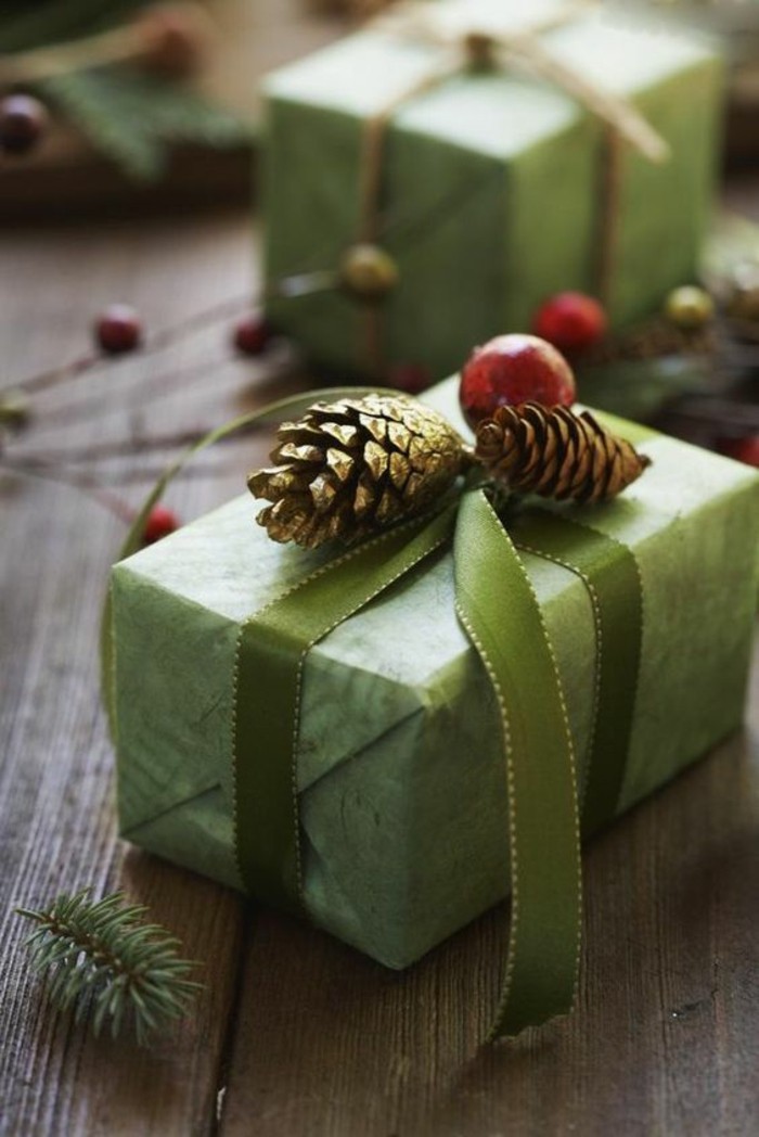 geschenkverpackung-geschenkbox-verpackung-grun-zapfen