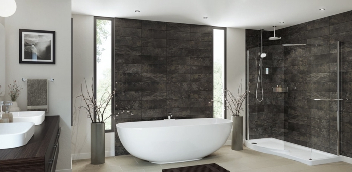 modernes badezimmer bilder, baddesign in weiß und schwarz, fliesen in naturstien optik, ovale freistehende badewanne