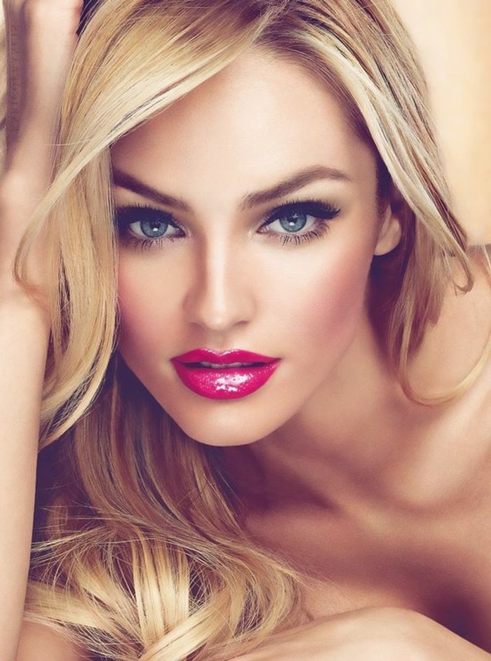 make-up-tutorials-glamouroser-party-look-blonde-haare-zyklamfarbene-lippen-augen-lidstrich