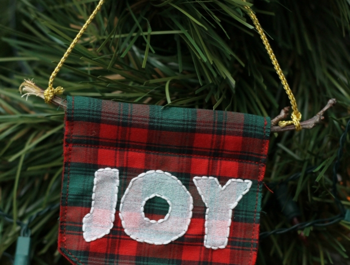 weihnachtdeko flannel weihnachtsbastelideen tannenbaum deko inspiration mit aufschrift joy