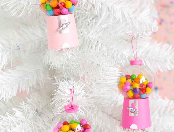 weißer tannenbaum bastelideen für weihnachten zum verschenken kaugummiautomaten ornamente