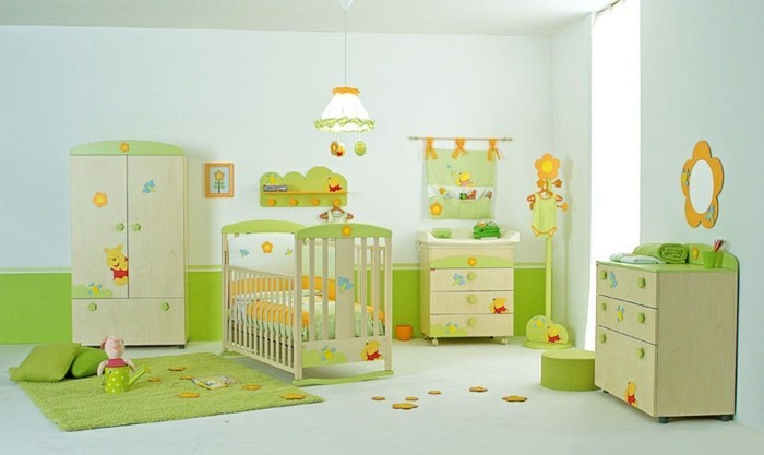 2babyzimmer-ideen-grüne-akzente-babybett-holz-babyzimmer-deko