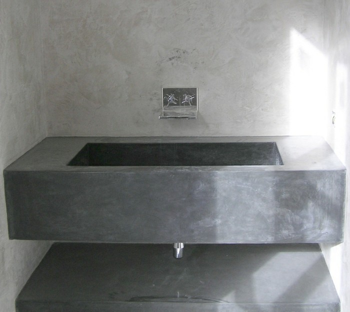 Bad-ohne-fliesen-badewanne-aus-beton