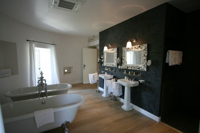 Bad-ohne-fliesen-luxus-badezimmer-für-zwei-in-schwarzer-farbe