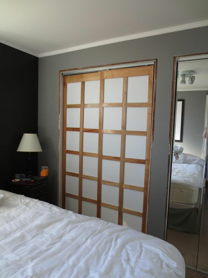 schiebetuer-holz-selber-bauen-im-schlafzimmer-japanischer-stil