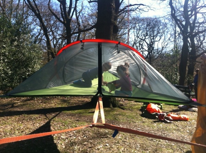 ein-schönes-campingzelt-im-wald