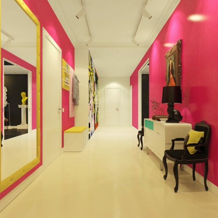 flur-renovieren-langer-flur-in-mit-rosa-und-gelbe-wände