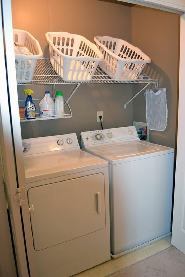 10-qm-zimmer-einrichten-waschraum-waschmaschine-trockner-spülmittel-regale