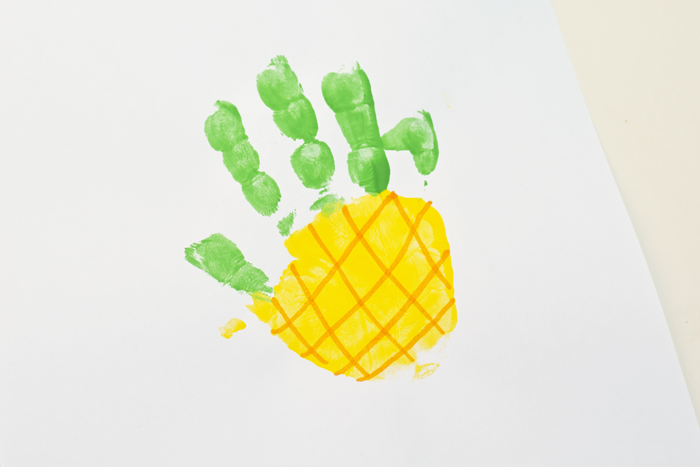 ananas - idee für ein schönes bild mit handabdruck 
