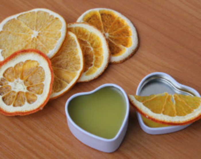 Handcreme mit Extrakt von Zitronen und Orangen