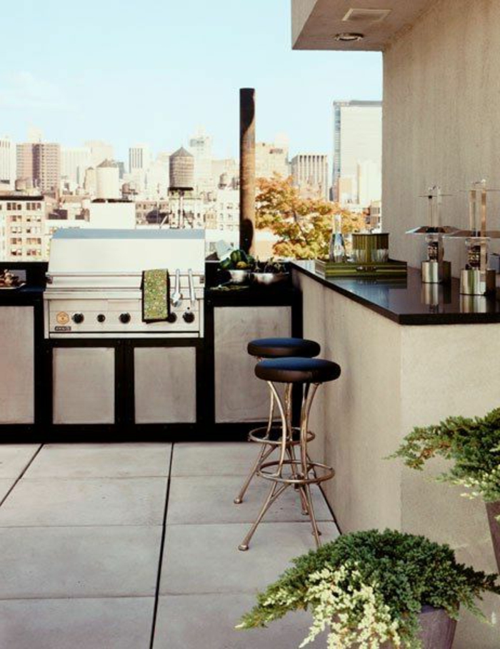 Dachterrasse mit Open-Air-Küche mit Bar