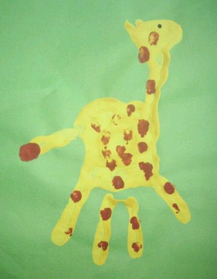 tolle bilder mit handabdruck - giraffe 
