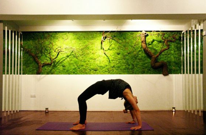 ein Moosbild für mehr Frische im Yogastudio