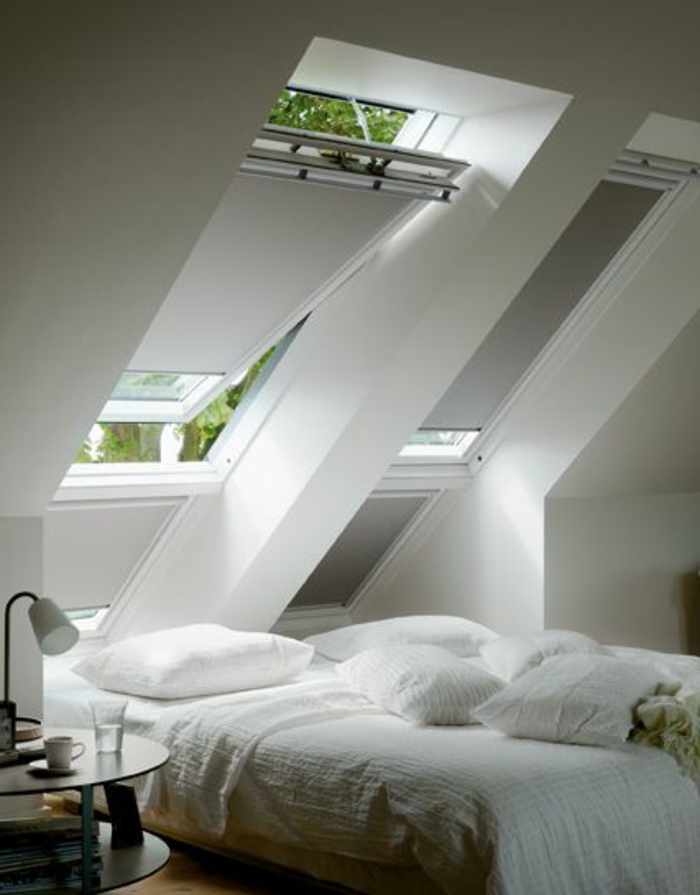 Dachgeschoss Schlafzimmer und Sichtschutz Rollos
