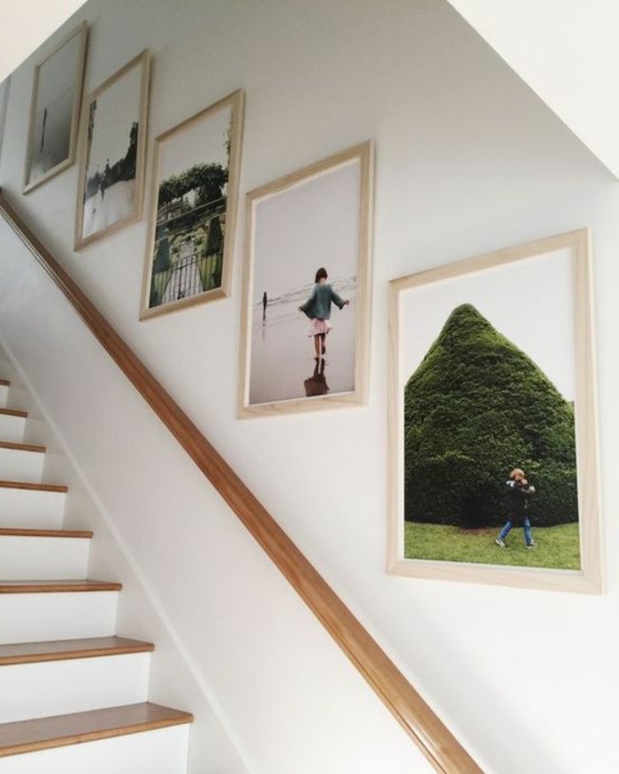 einen 5-Bilder-Set im Treppenhaus aufhängen